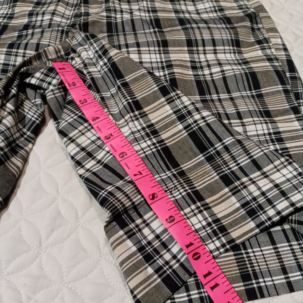 Shorts - Picture 6 of 8